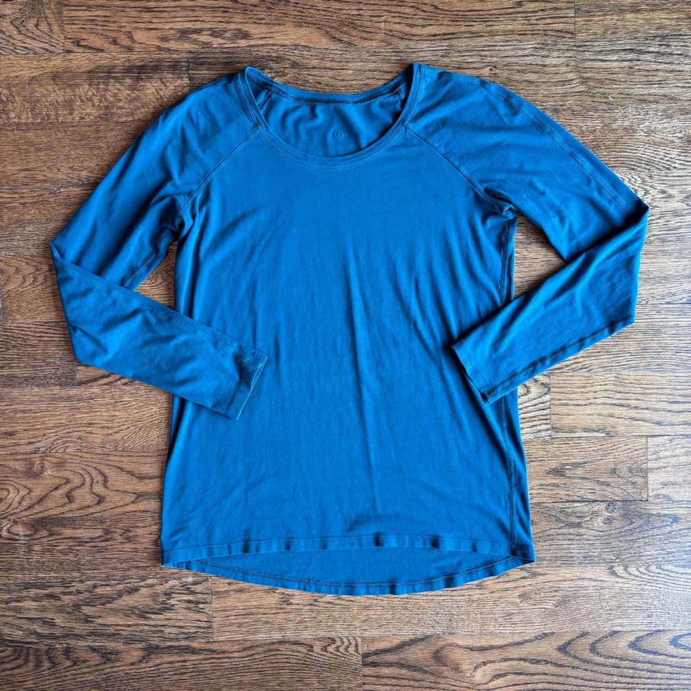 Lululemon Women's Long Sleeve Scoop Neck Top - Teal Women’s Approximate Size S/M